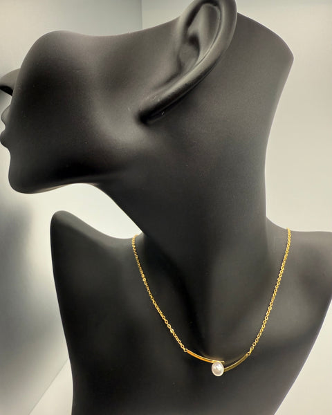 Collar de barra de oro con pera