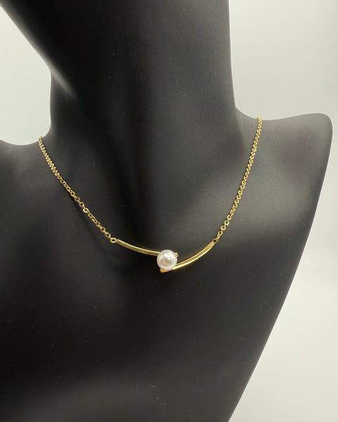 Collar de barra de oro con pera