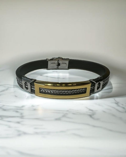 Pulsera de cuero en tonos plateados y negros con cadena en el medio