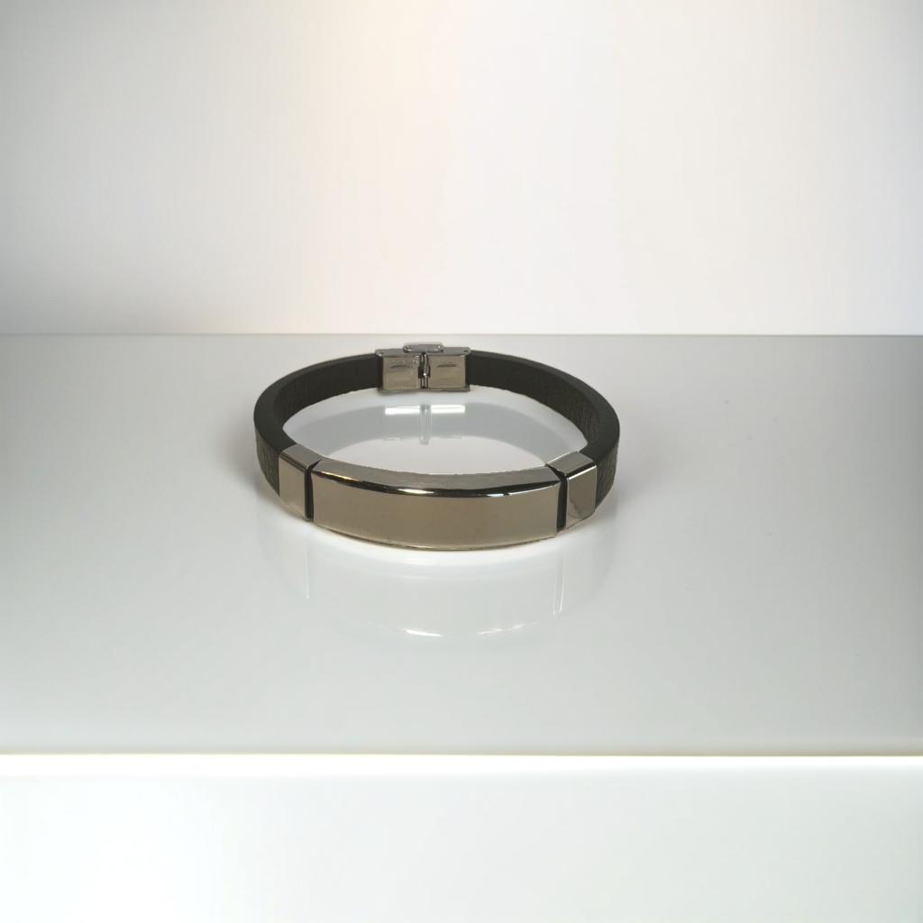 Pulsera elegante de cuero con detalles en plata