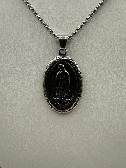 Pendiente de Nuestra Señora de Guadalupe