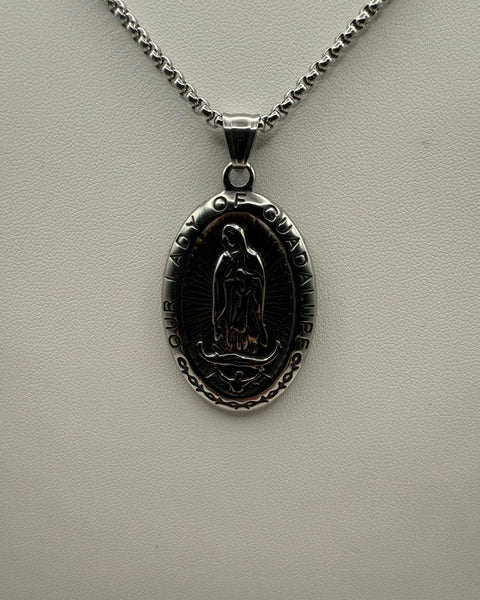 Pendiente de Nuestra Señora de Guadalupe